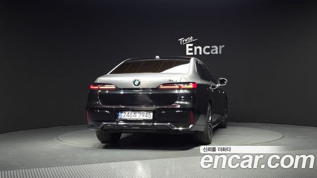 BMW 7 Series 2023 — Photo 2/40