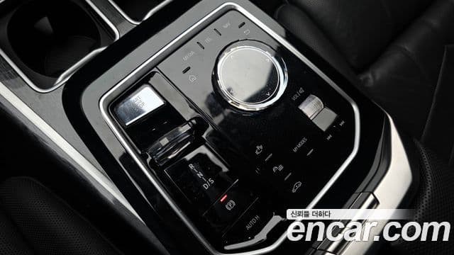 BMW 7 Series 2023 — Photo 38/40