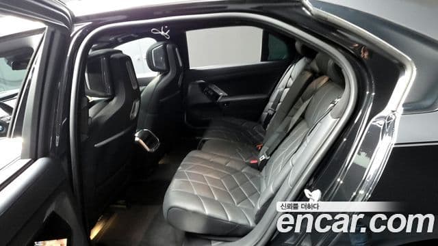 BMW 7 Series 2023 — Photo 36/40