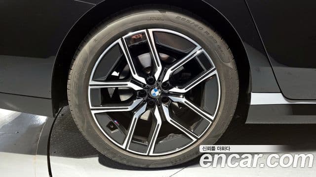 BMW 7 Series 2023 — Photo 7/40