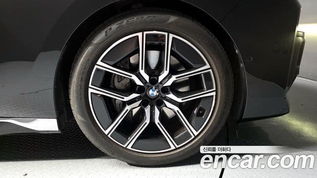 BMW 7 Series 2023 — Photo 3/40