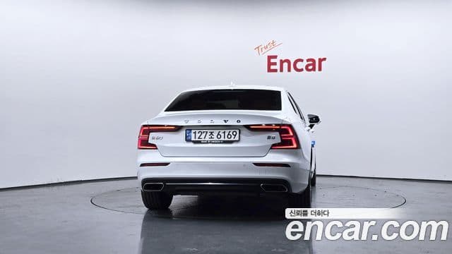 Volvo S60 2021 — Şəkil 2/20