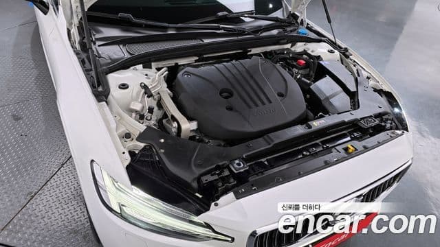 Volvo S60 2021 — Şəkil 4/20