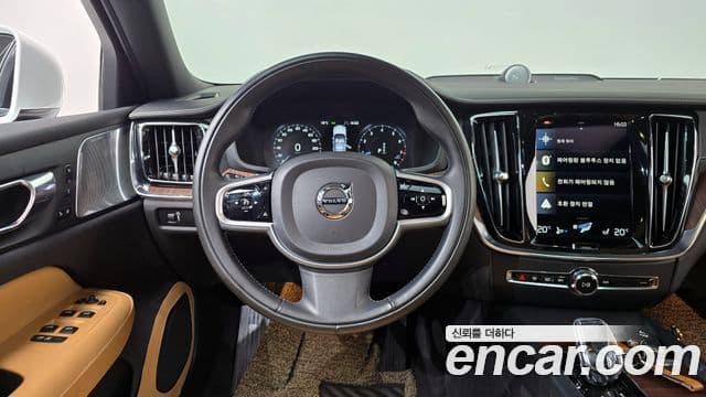 Volvo S60 2021 — Şəkil 11/20