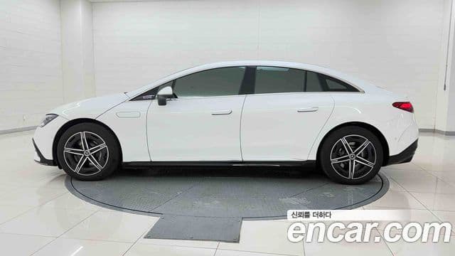 Mercedes-Benz EQE 2024 — ფოტო 14/20