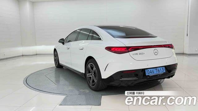 Mercedes-Benz EQE 2024 — ფოტო 11/20