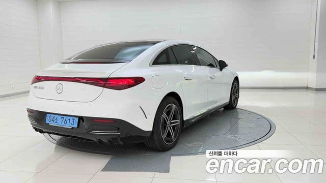 Mercedes-Benz EQE 2024 — ფოტო 18/20