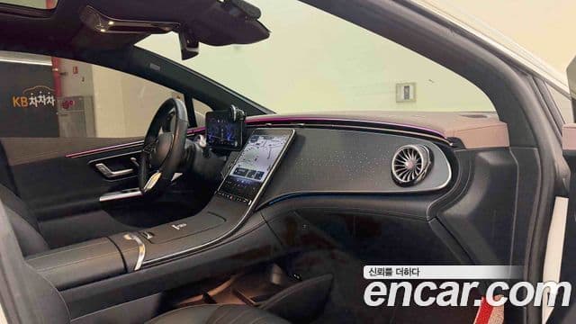 Mercedes-Benz EQE 2024 — ფოტო 16/20