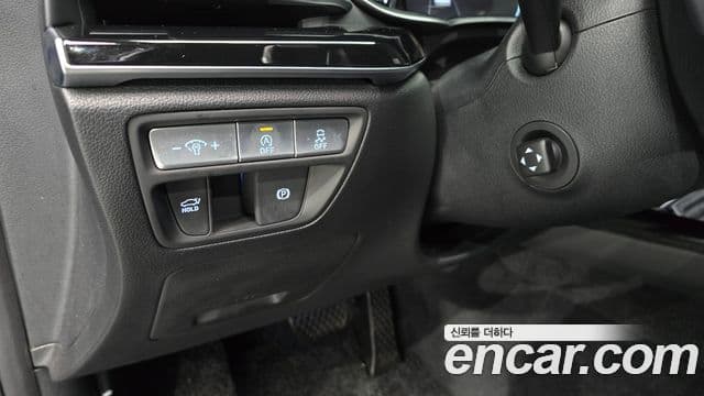 Genesis Electrified G80 2022 — ფოტო 17/20