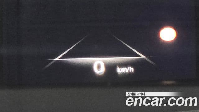 Genesis Electrified G80 2022 — фото 18 из 20