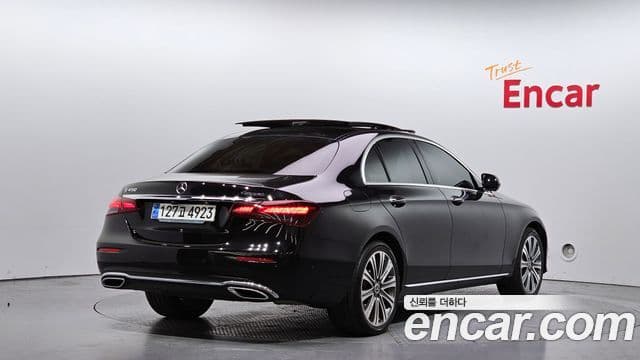 Mercedes-Benz E-Class 2021 — ფოტო 2/20