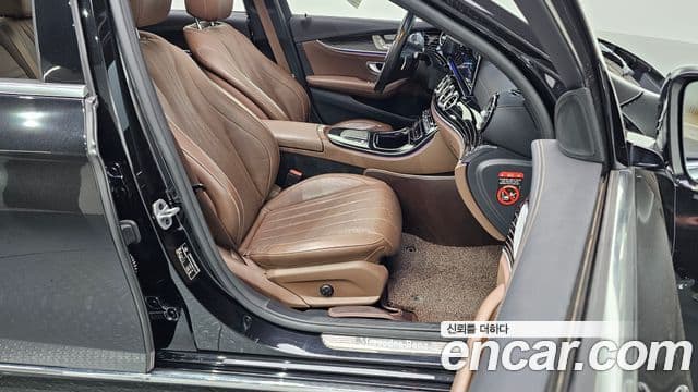 Mercedes-Benz E-Class 2021 — ფოტო 10/20