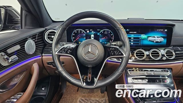 Mercedes-Benz E-Class 2021 — ფოტო 13/20