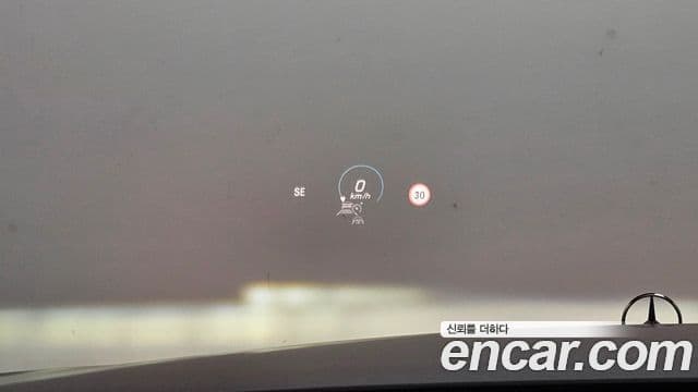 Mercedes-Benz E-Class 2021 — ფოტო 15/20