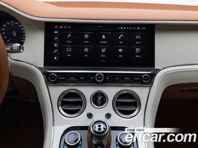Bentley Continental GT 2025 — Şəkil 10/19