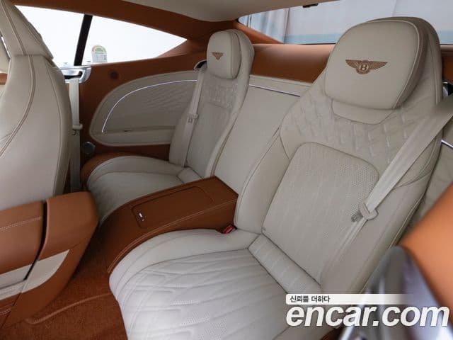 Bentley Continental GT 2025 — Şəkil 11/19