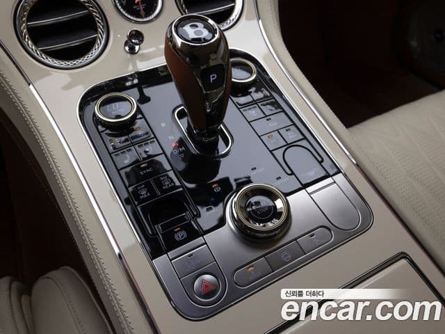 Bentley Continental GT 2025 — Şəkil 14/19