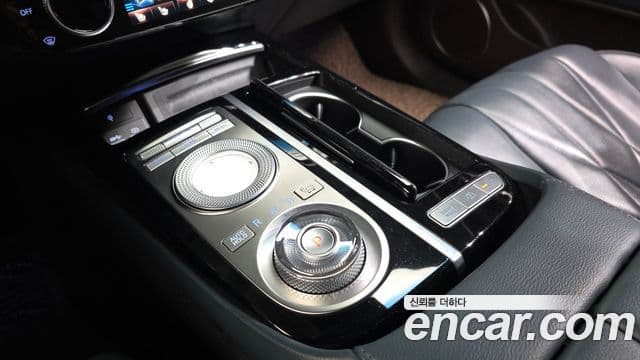 Genesis Electrified G80 2021 — фото 9 из 20