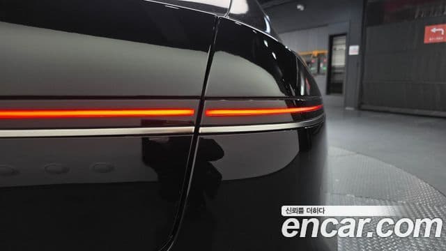 Hyundai Grandeur Hybrid 2023 — Photo 18/31