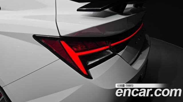 Hyundai The New Avante Hybrid 2021 — Photo 8/30