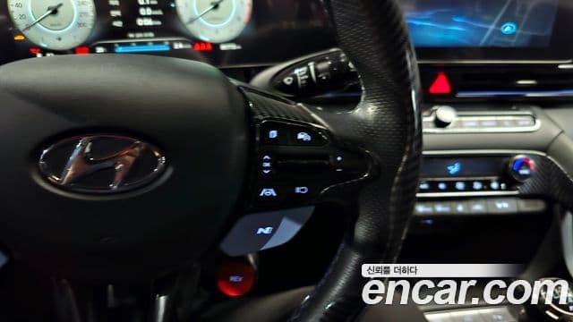 Hyundai The New Avante Hybrid 2021 — Photo 21/30