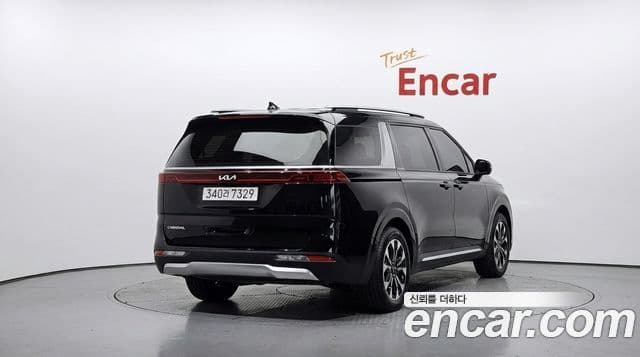 Kia Carnival 2023 — ფოტო 2/20