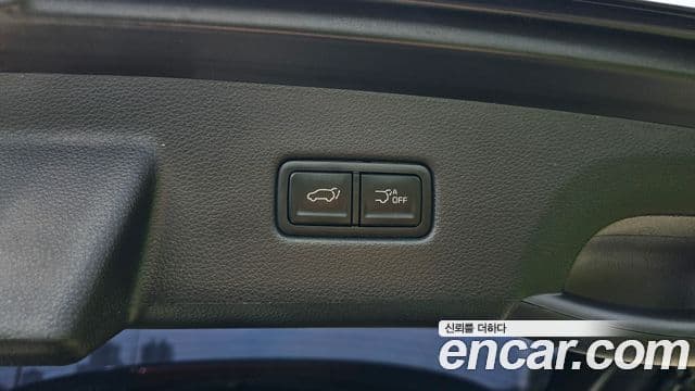 Kia Carnival 2023 — ფოტო 20/20
