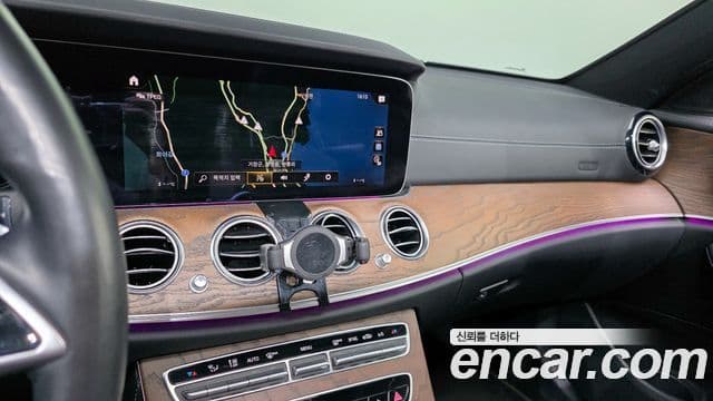 Mercedes-Benz E-Class 2021 — Şəkil 14/20