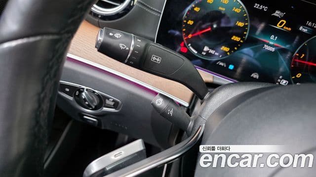 Mercedes-Benz E-Class 2021 — Şəkil 19/20