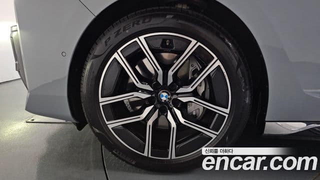 BMW 7 Series 2023 — фото 5 из 20