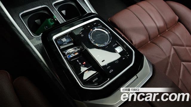 BMW 7 Series 2023 — ფოტო 9/20