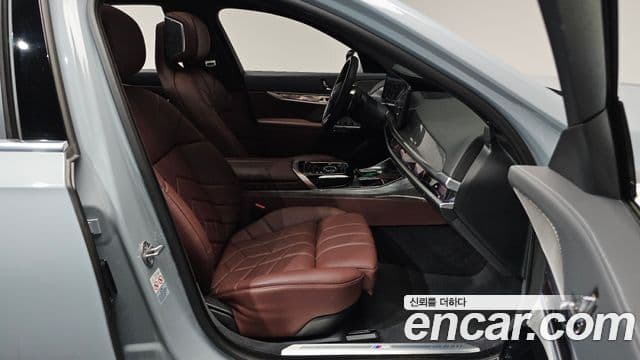BMW 7 Series 2023 — ფოტო 12/20