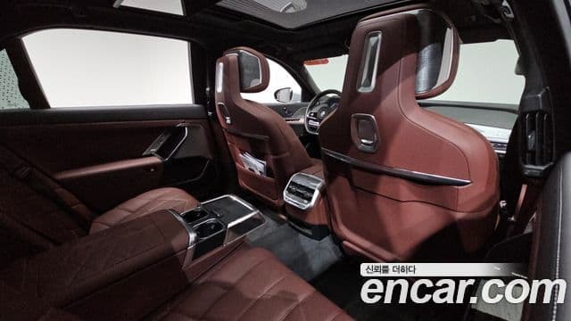 BMW 7 Series 2023 — ფოტო 13/20