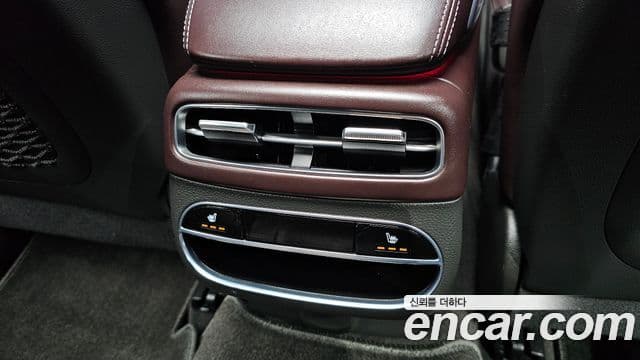 Genesis GV70 2021 — ფოტო 18/20