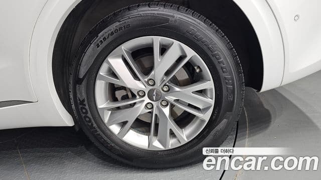 Genesis GV70 2021 — Photo 27/32