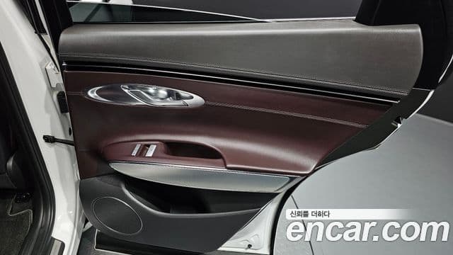 Genesis GV70 2021 — Photo 25/32