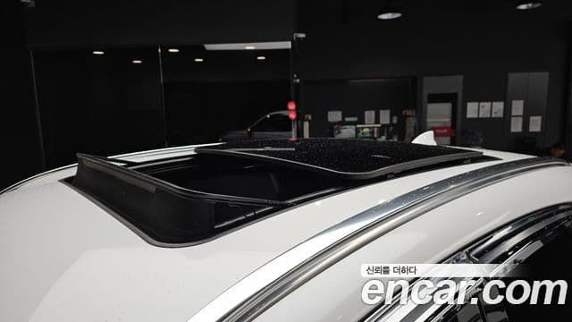 Genesis GV70 2021 — Photo 29/32
