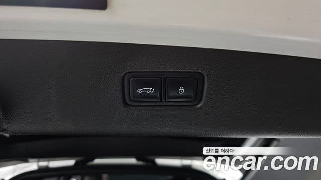 Genesis GV70 2021 — Photo 30/32