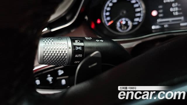 Genesis GV70 2021 — Photo 20/32