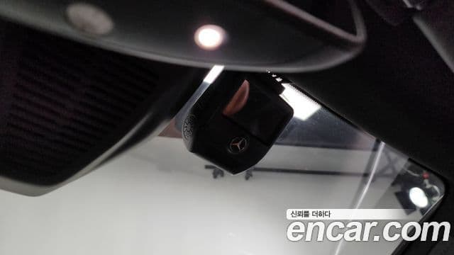 Mercedes-Benz GLC-Class 2020 — Photo 19/20