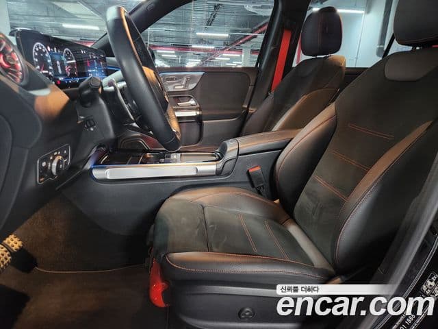 Mercedes-Benz GLB-Class 2025 — Şəkil 11/19