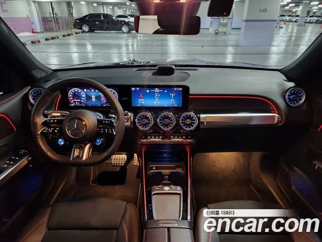Mercedes-Benz GLB-Class 2025 — Şəkil 12/19