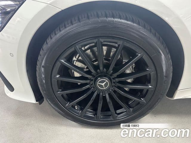 Mercedes-Benz AMG GT 2019 — Photo 11/17