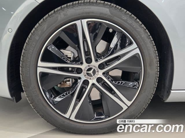 Mercedes-Benz A-Class 2025 — фото 4 из 19