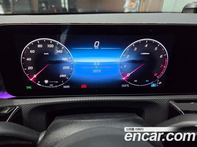 Mercedes-Benz A-Class 2025 — ფოტო 6/19