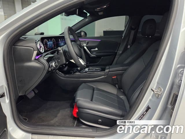 Mercedes-Benz A-Class 2025 — ფოტო 8/19