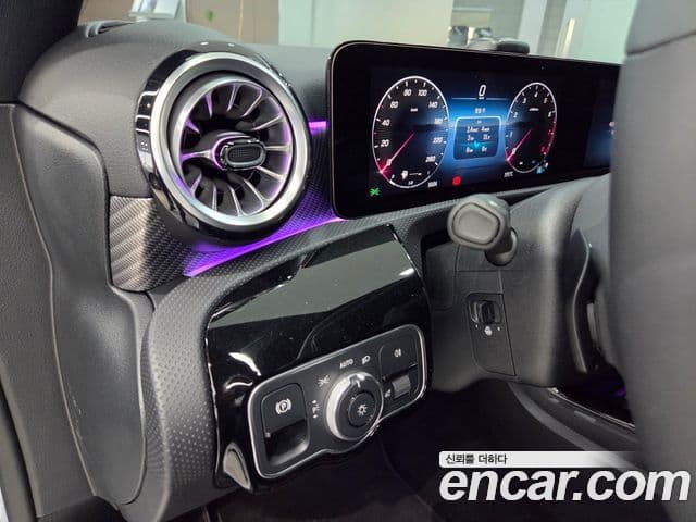 Mercedes-Benz A-Class 2025 — ფოტო 12/19