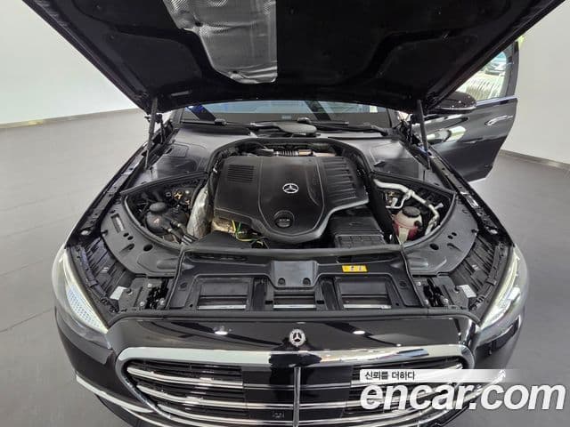 Mercedes-Benz S-Class 2025 — Photo 2/20
