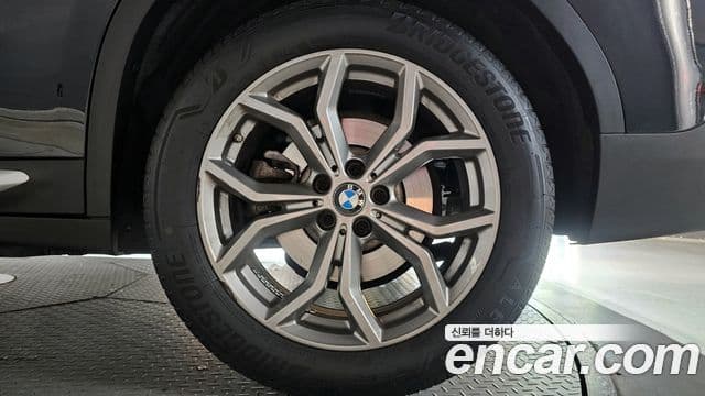 BMW X4 2021 — Photo 29/30