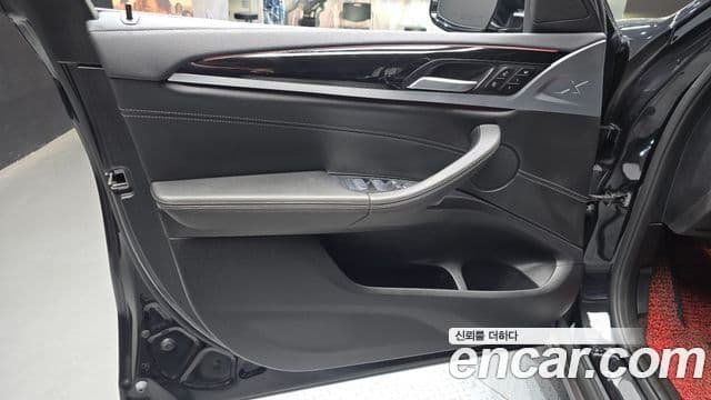 BMW X4 2021 — Photo 18/30